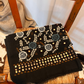 Sciarpa con ricami e paillettes
