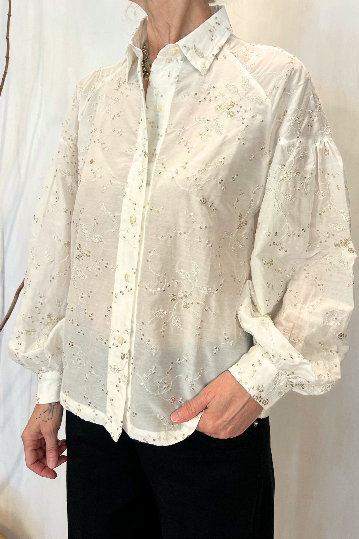 Camicia misto seta ricami e applicazioni