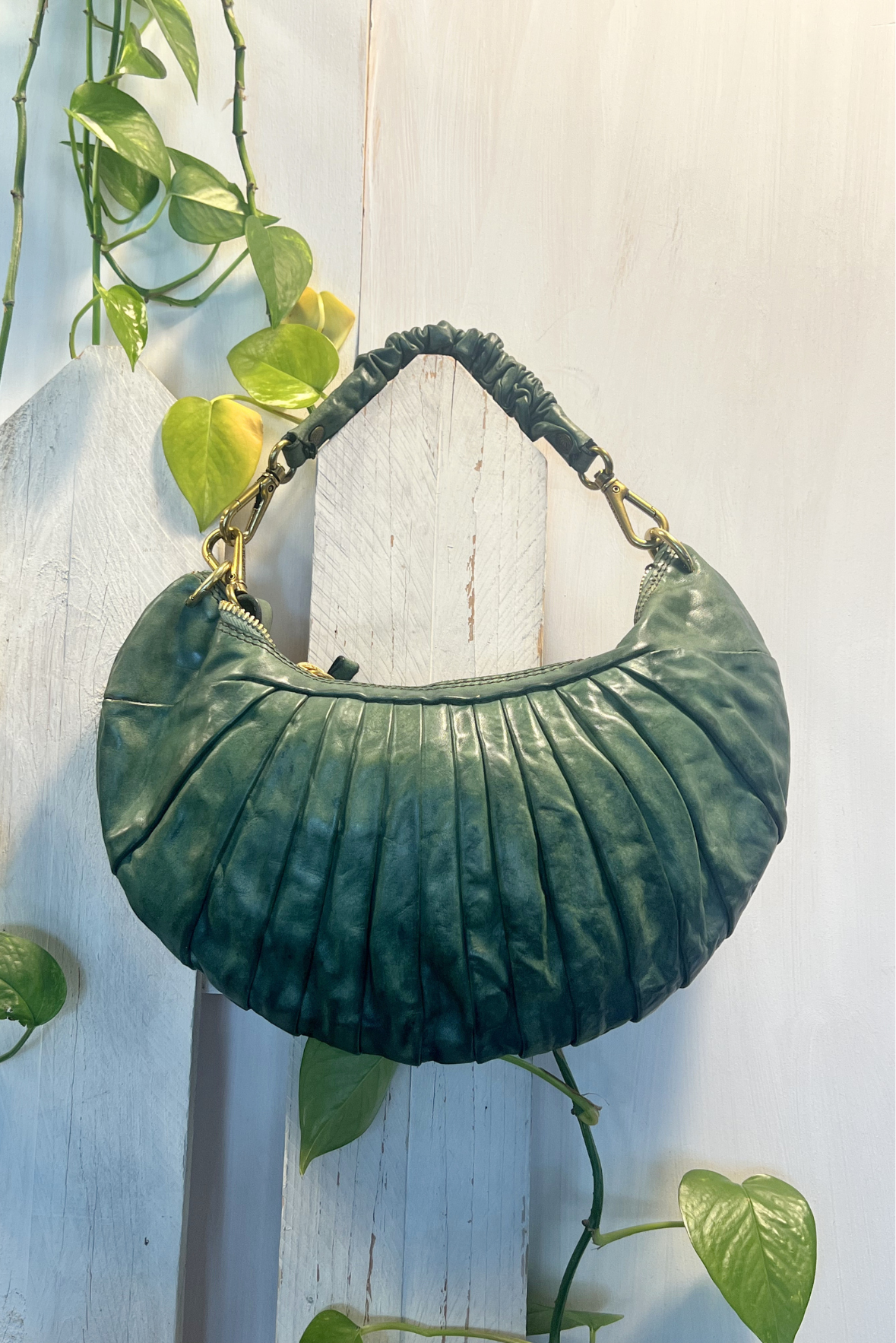 Borsa mezzaluna in pelle