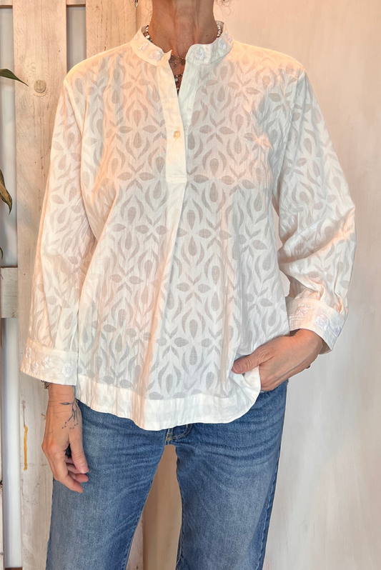 Blusa in cotone ricami