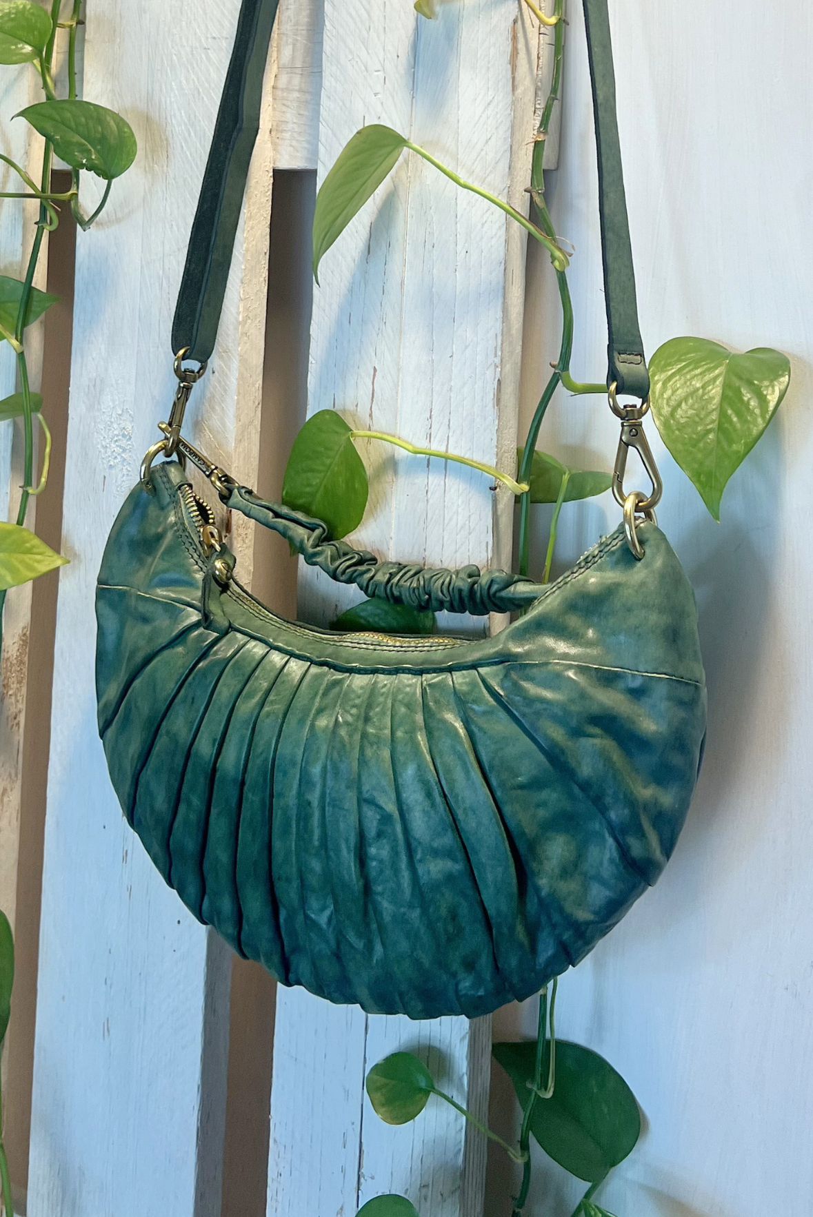Borsa mezzaluna in pelle