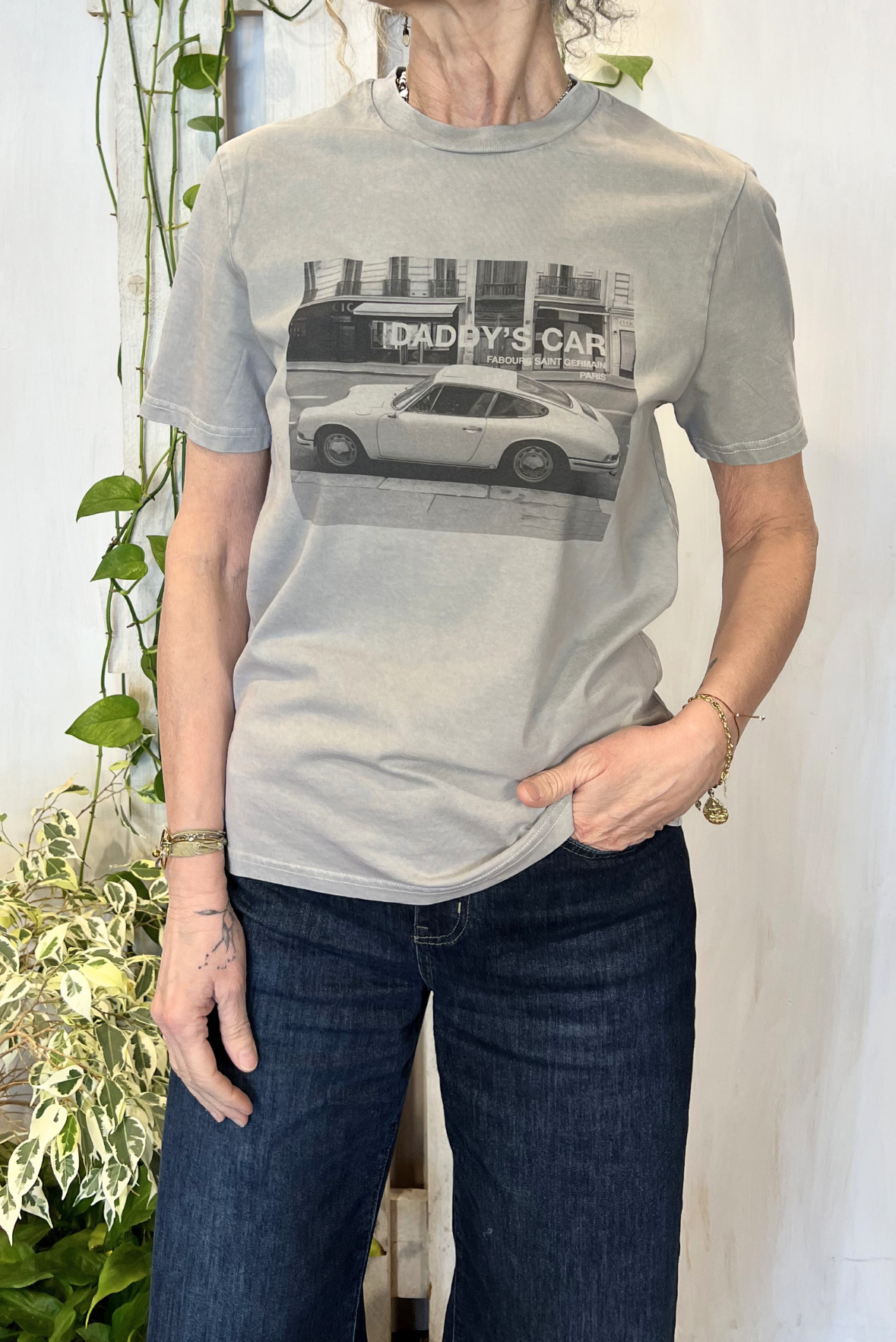 T-shirt con stampa effetto used