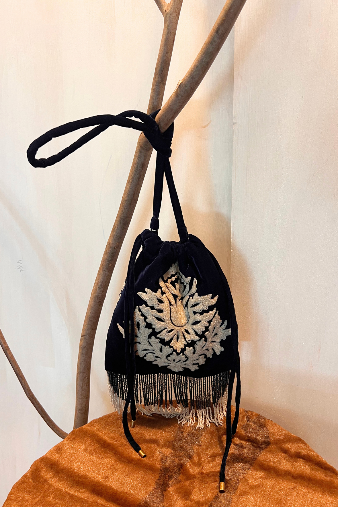 Borsa in velluto con perline