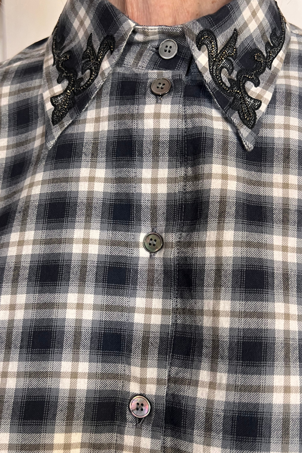 Camicia con ricami