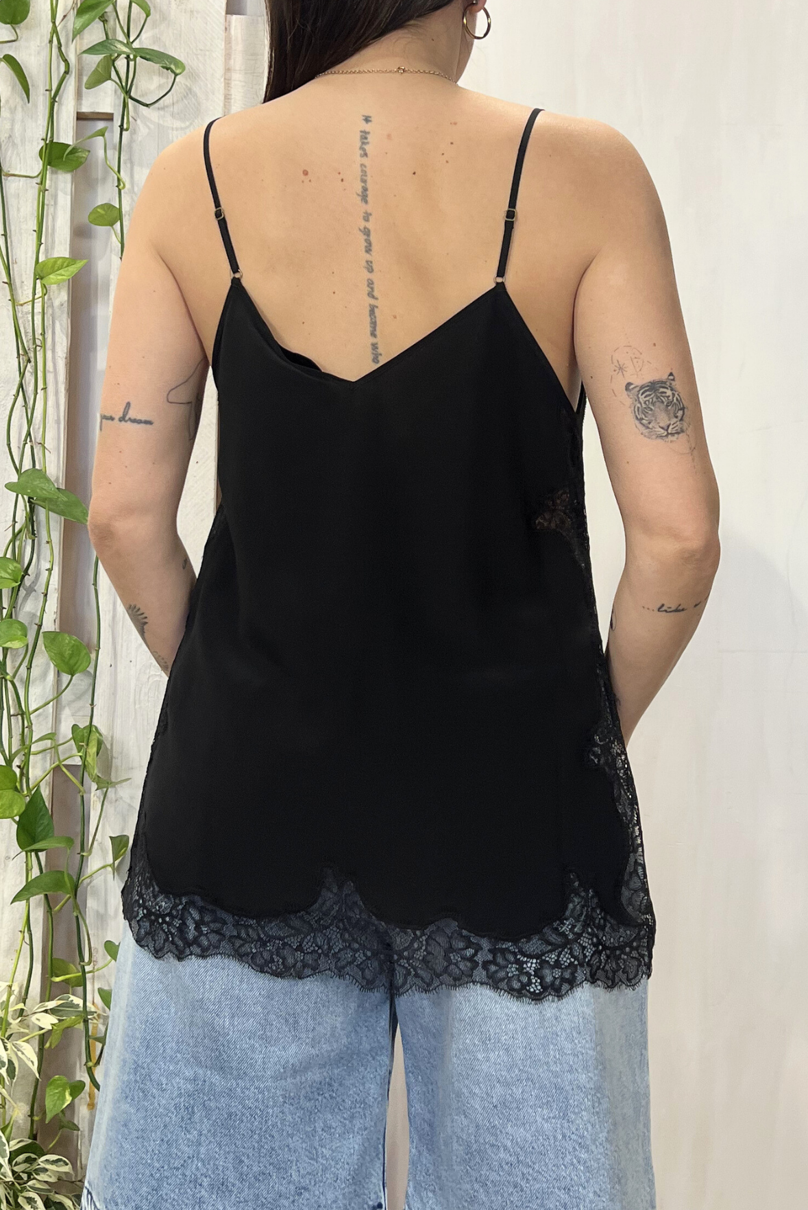 Top con pizzo in seta