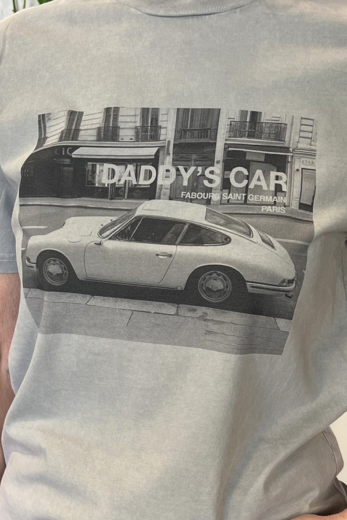 T-shirt con stampa effetto used