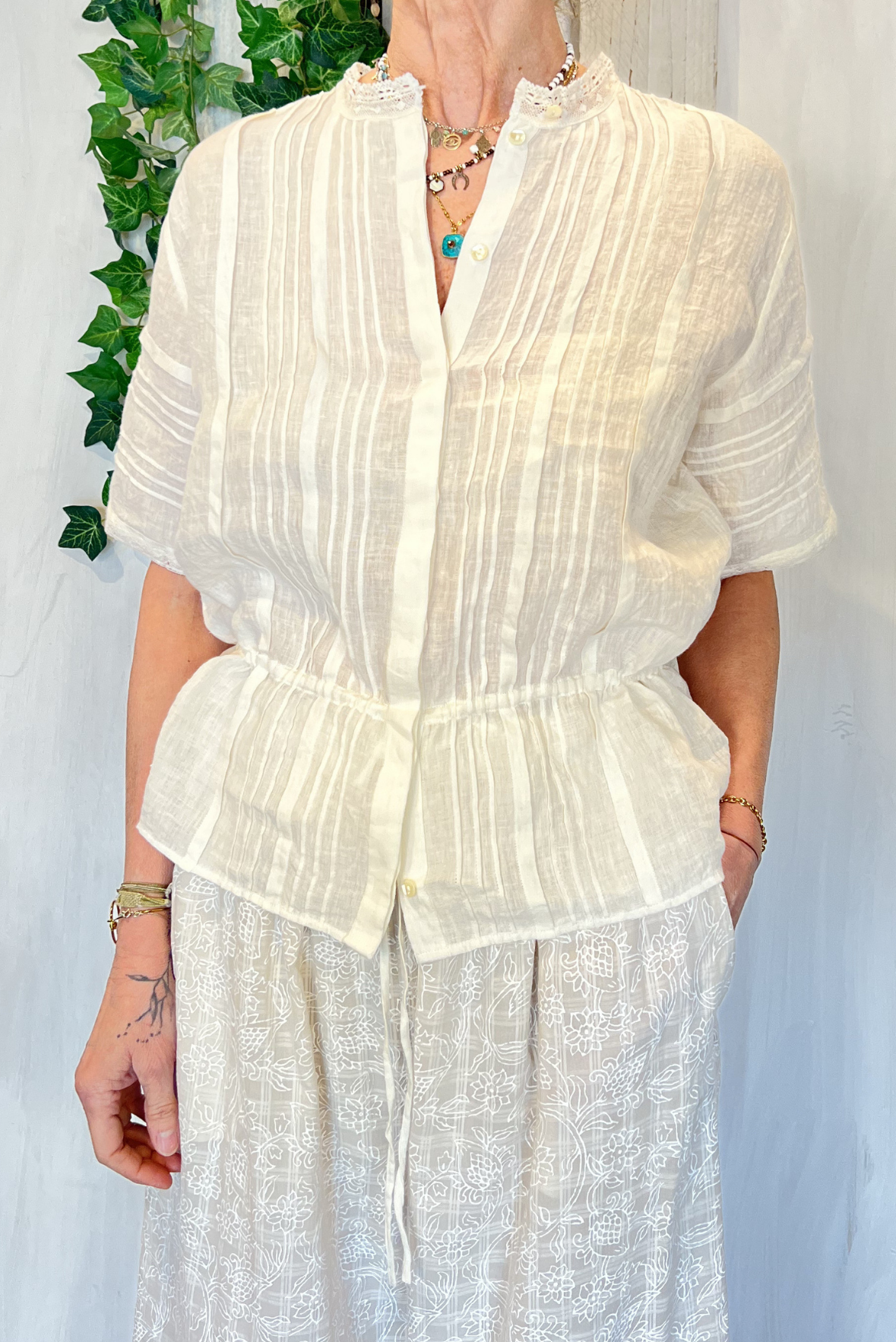 Camicia in lino con pizzo