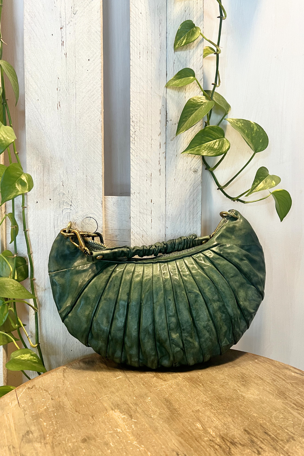 Borsa mezzaluna in pelle