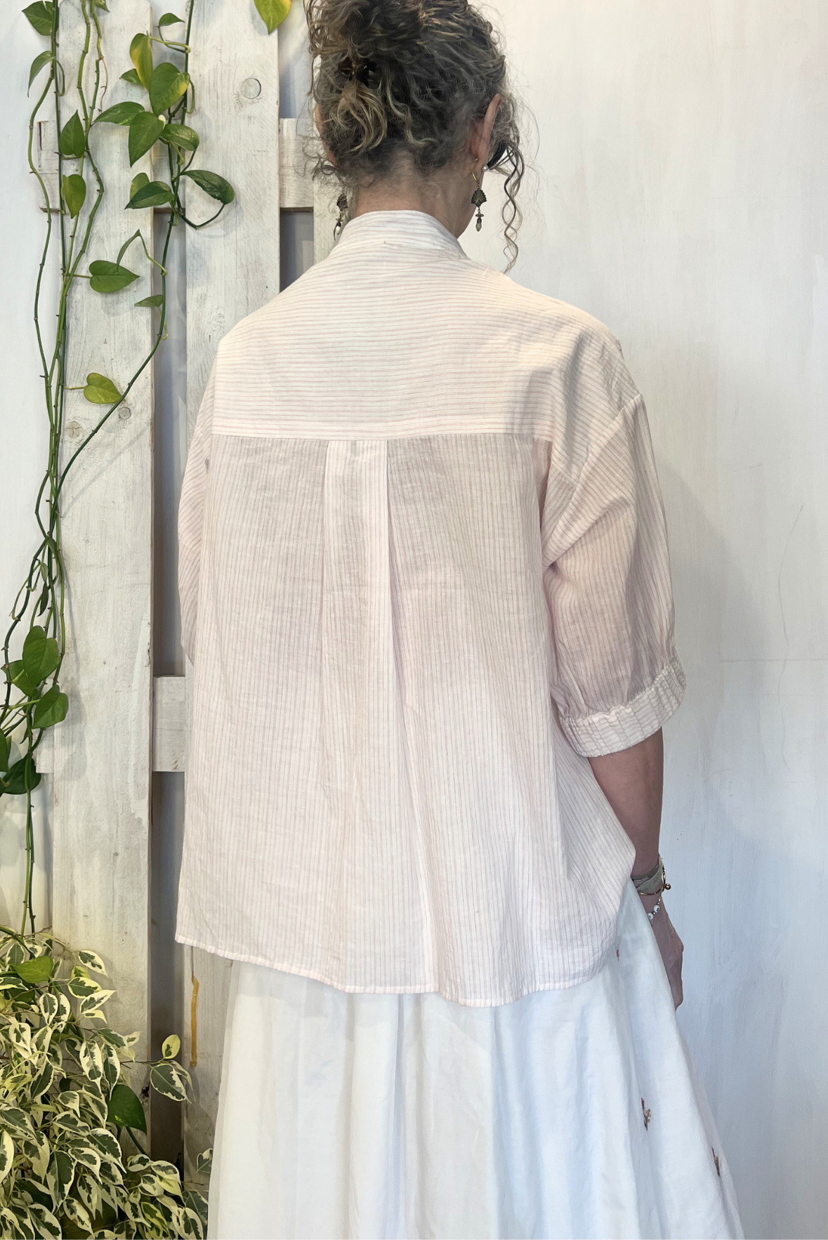 Camicia coreana a righe con ricami