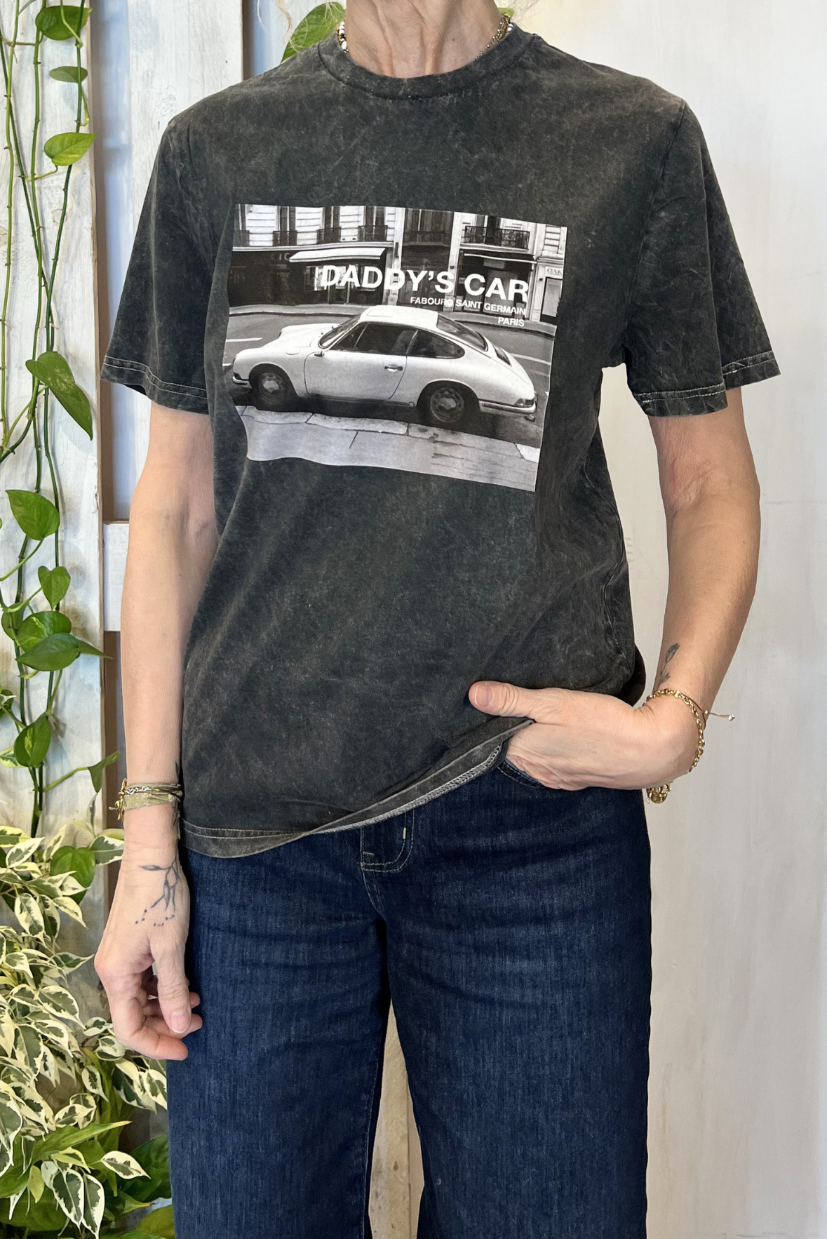 T-shirt con stampa effetto used