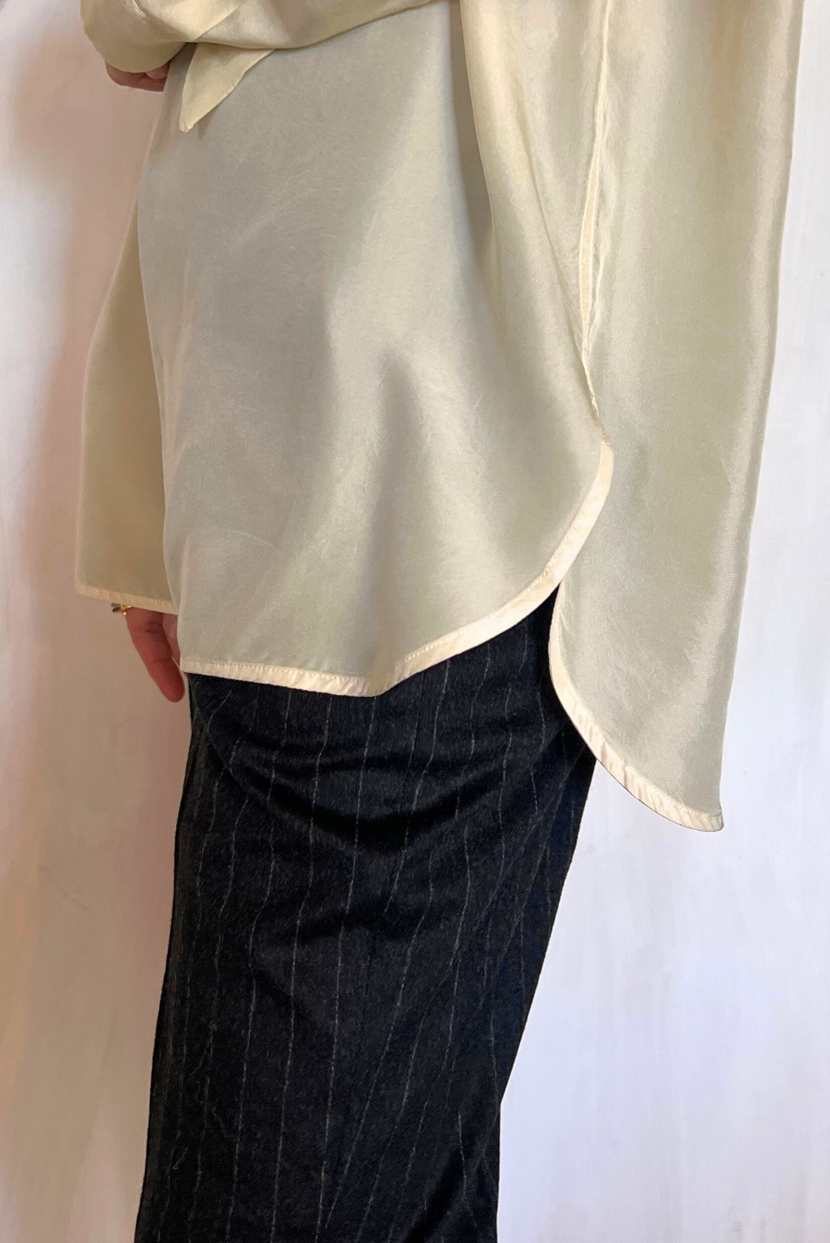Blusa in seta con fiocco