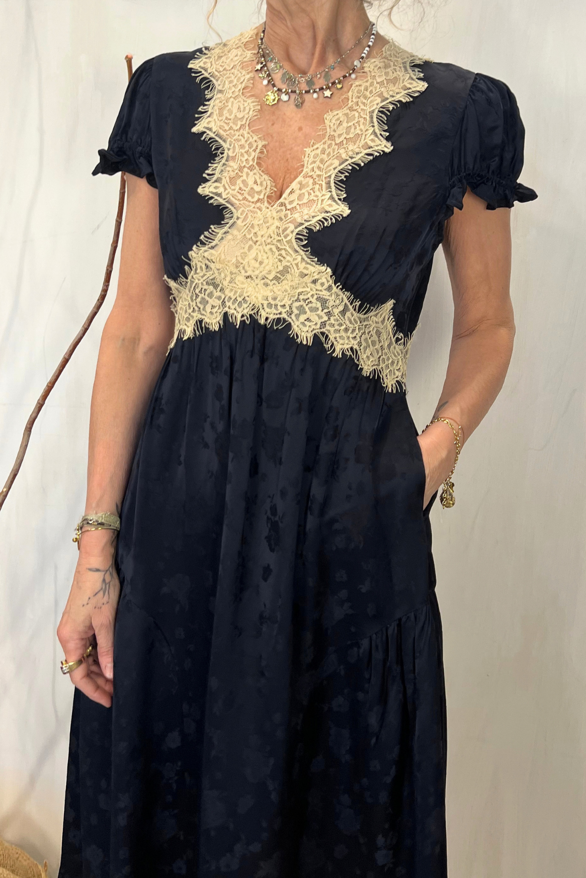 Abito lungo con pizzo