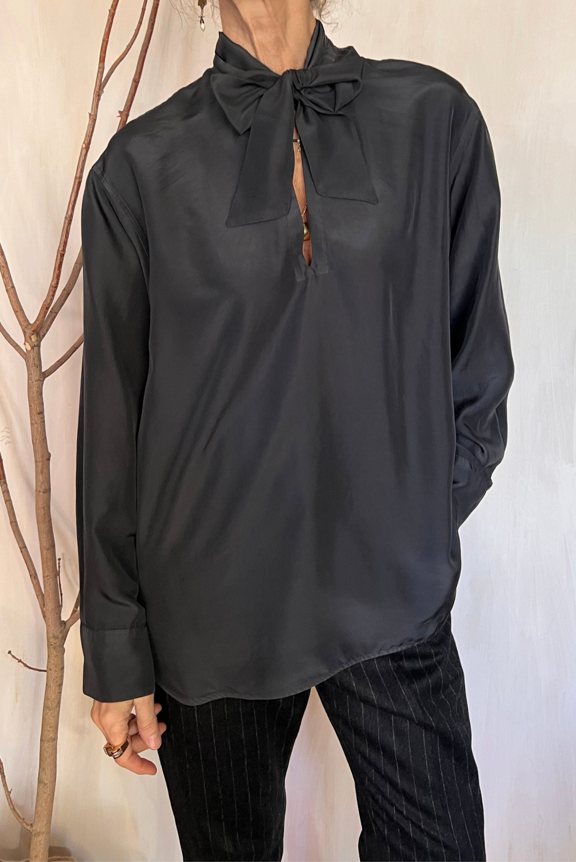 Blusa in seta con fiocco
