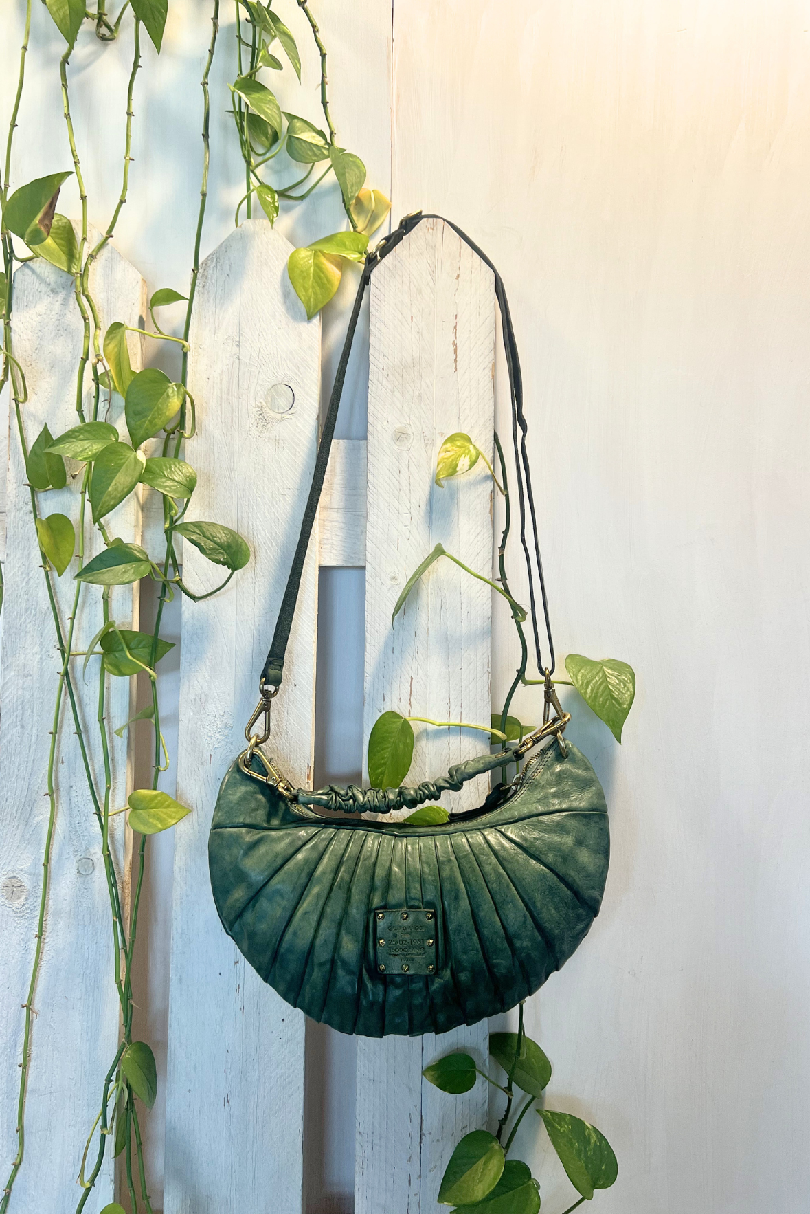 Borsa mezzaluna in pelle