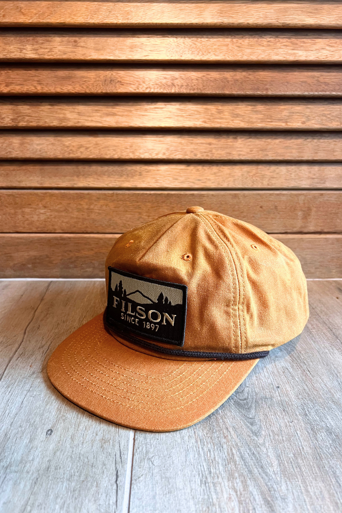 Cappellino con visiera