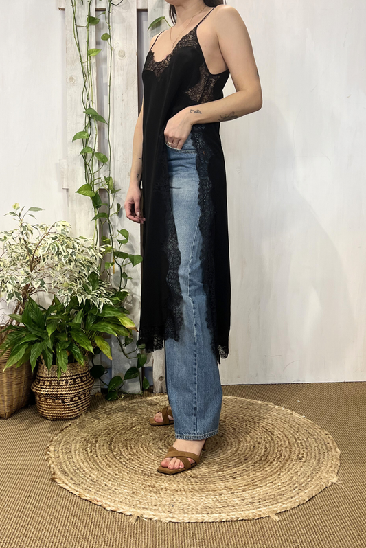 Top in seta con pizzo