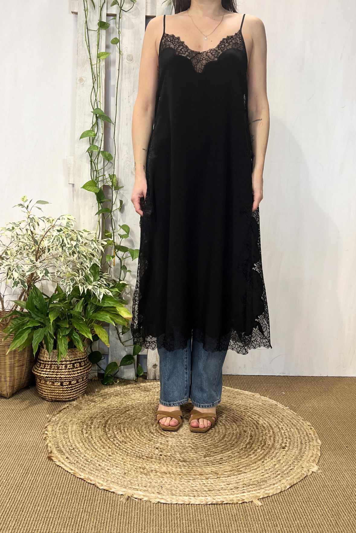 Top in seta con pizzo