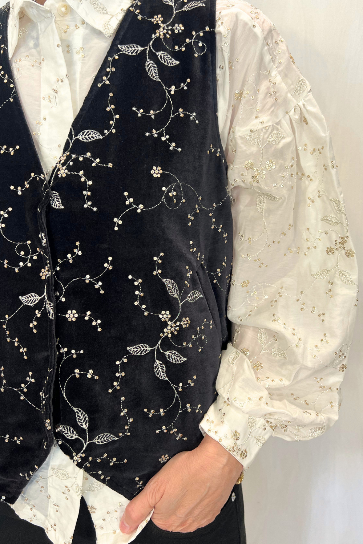 Gilet in velluto con ricami