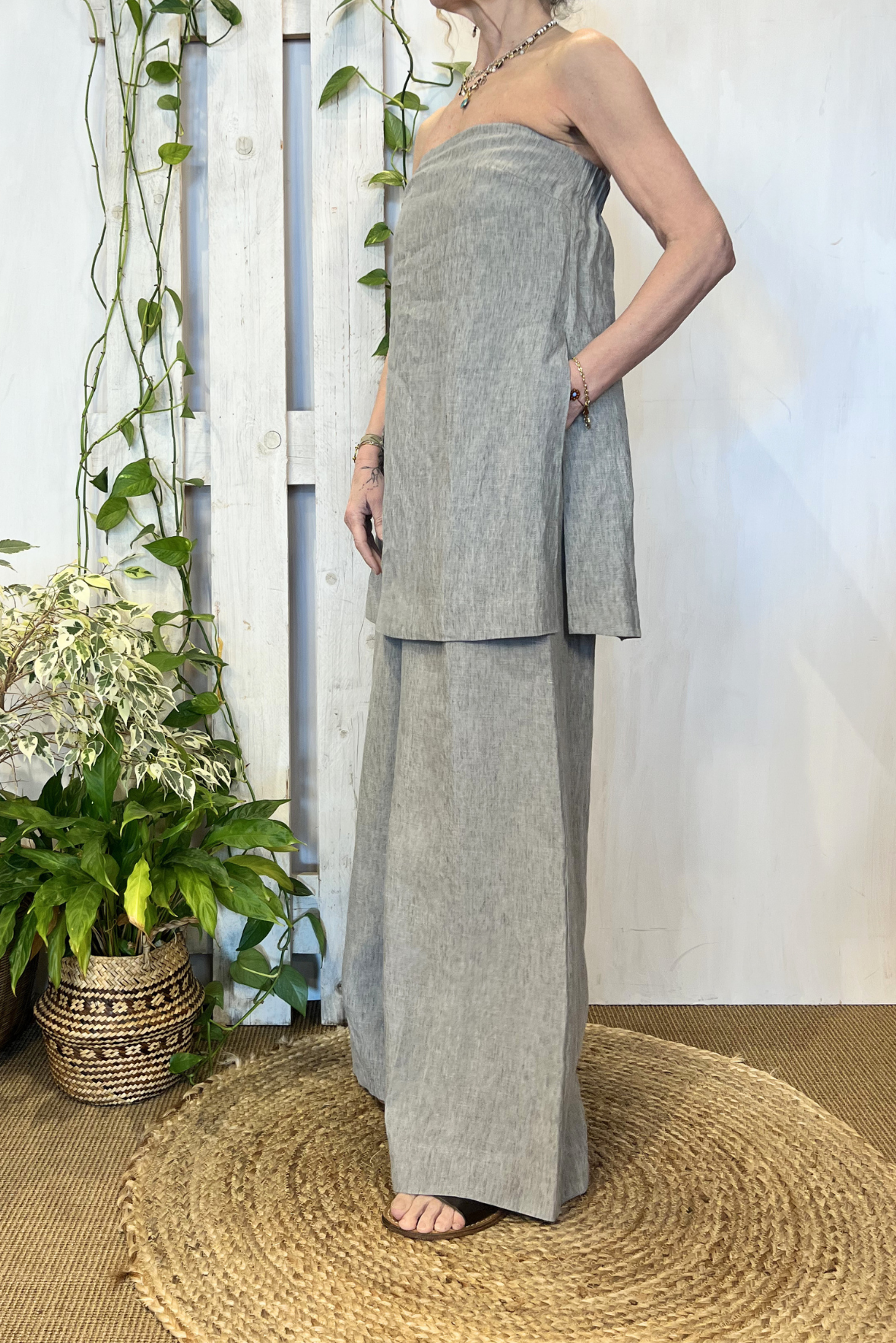 Top in lino con spacchi