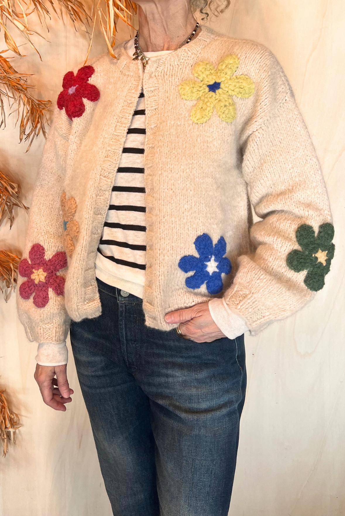 Cardigan con margherite