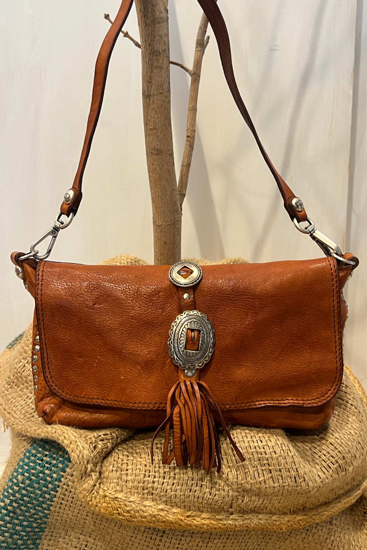 Borsa Artemisia con fibbie texane e frangine