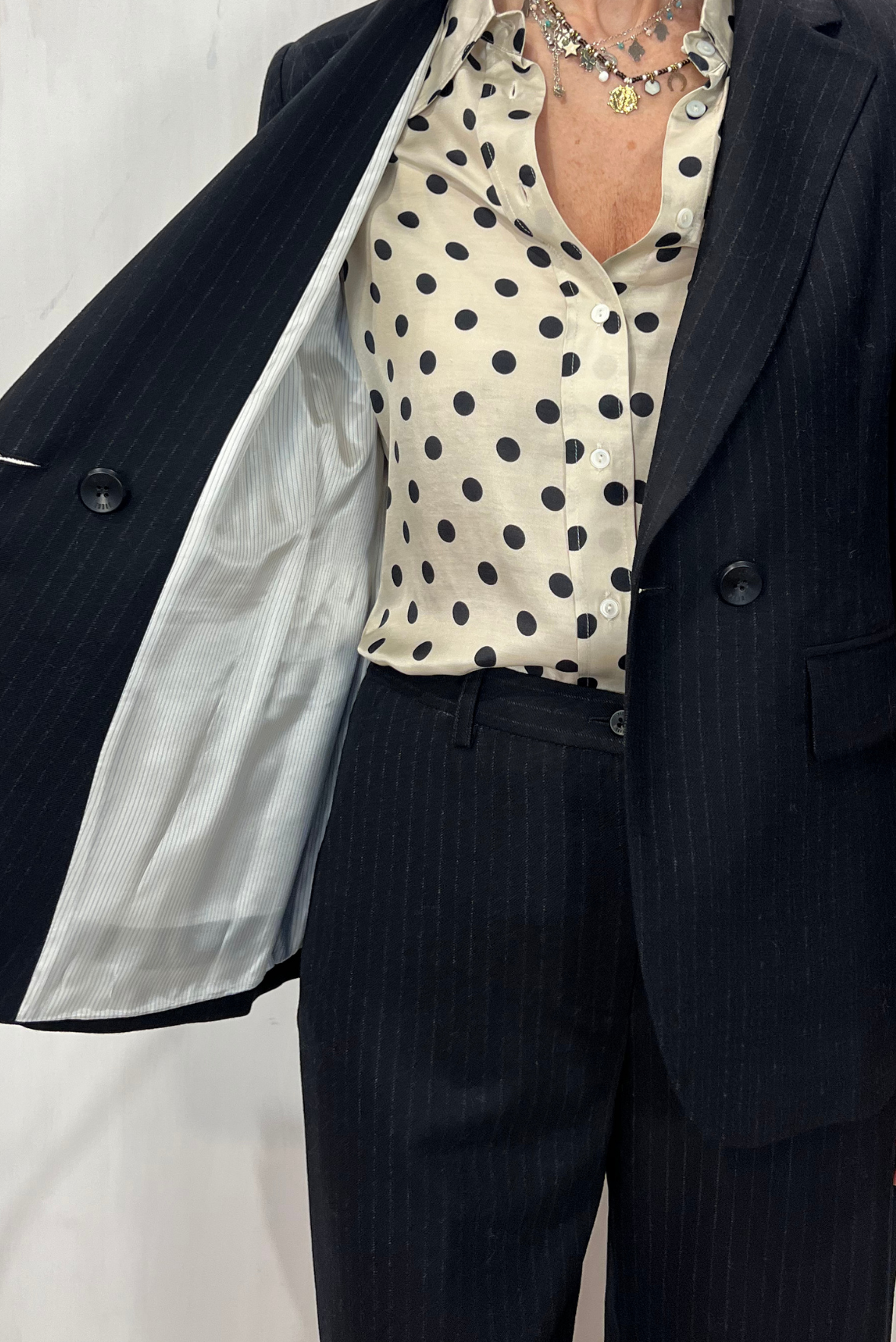 Blazer gessato in lana vergine