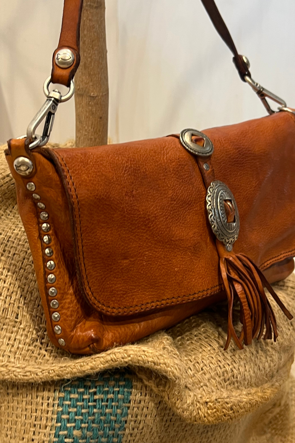 Borsa Artemisia con fibbie texane e frangine