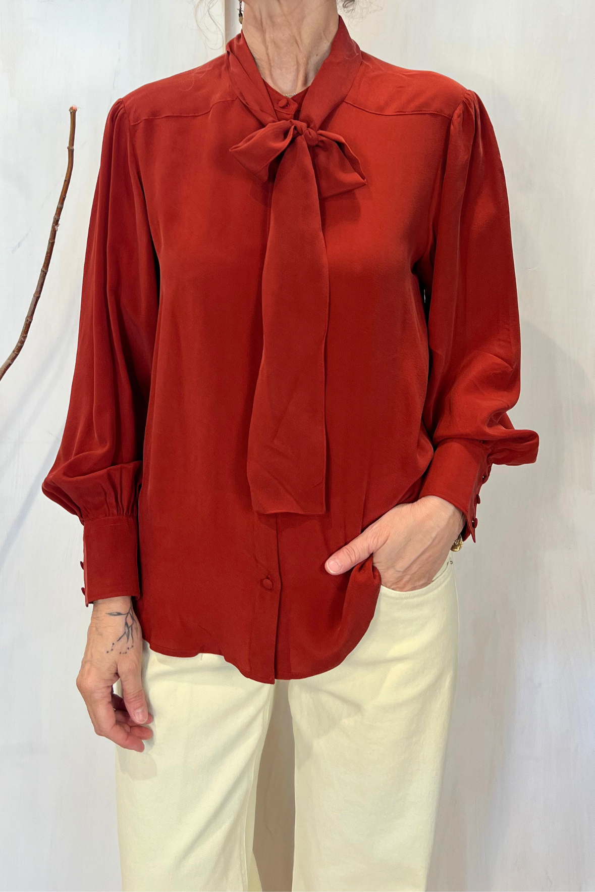 Camicia in seta con fiocco