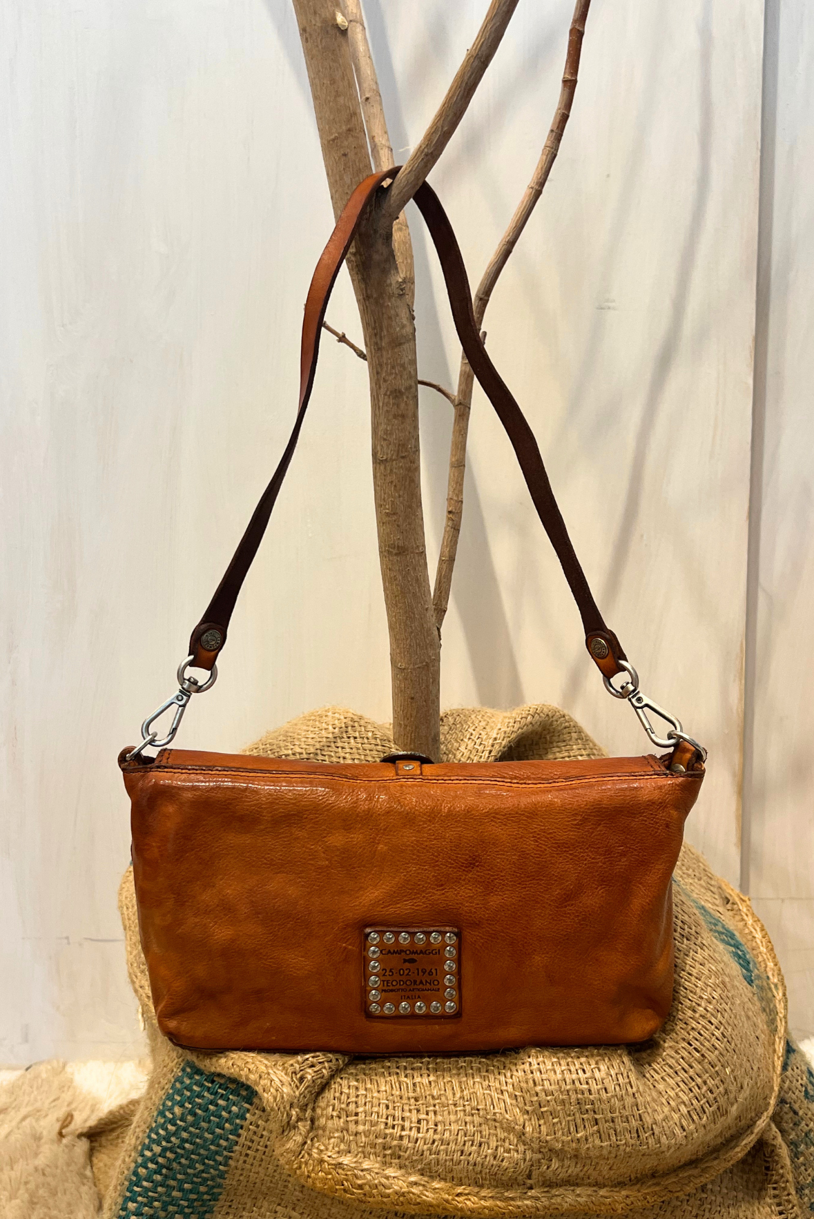 Borsa Artemisia con fibbie texane e frangine