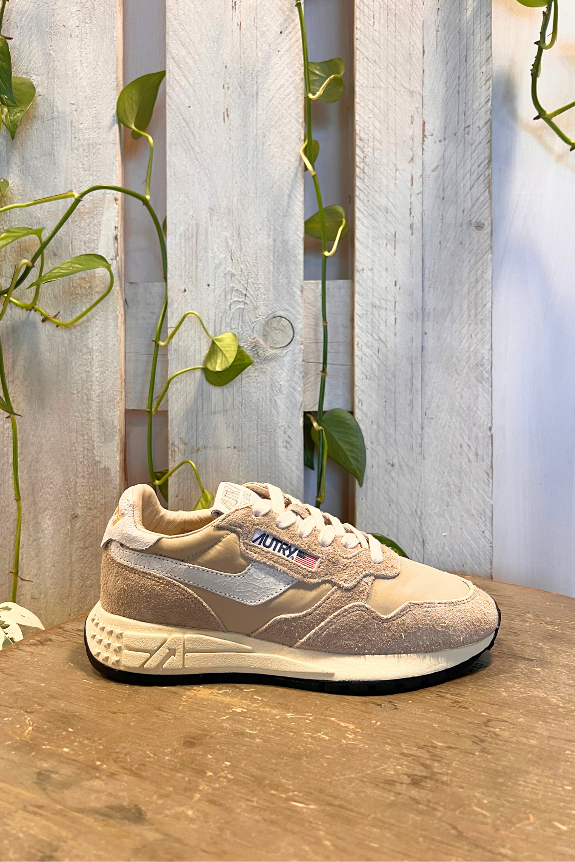 Senakers Reelwind Low