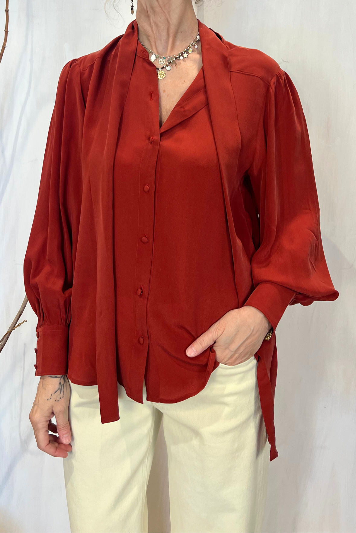Camicia in seta con fiocco