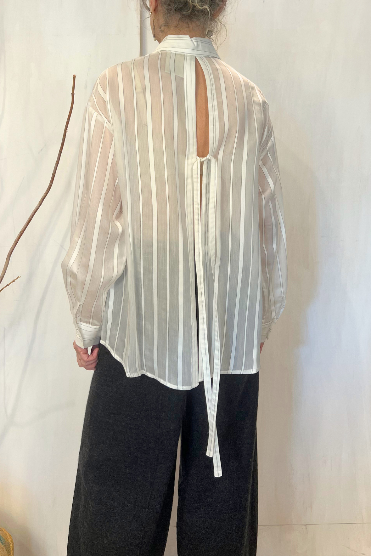 Camicia con apertura schiena