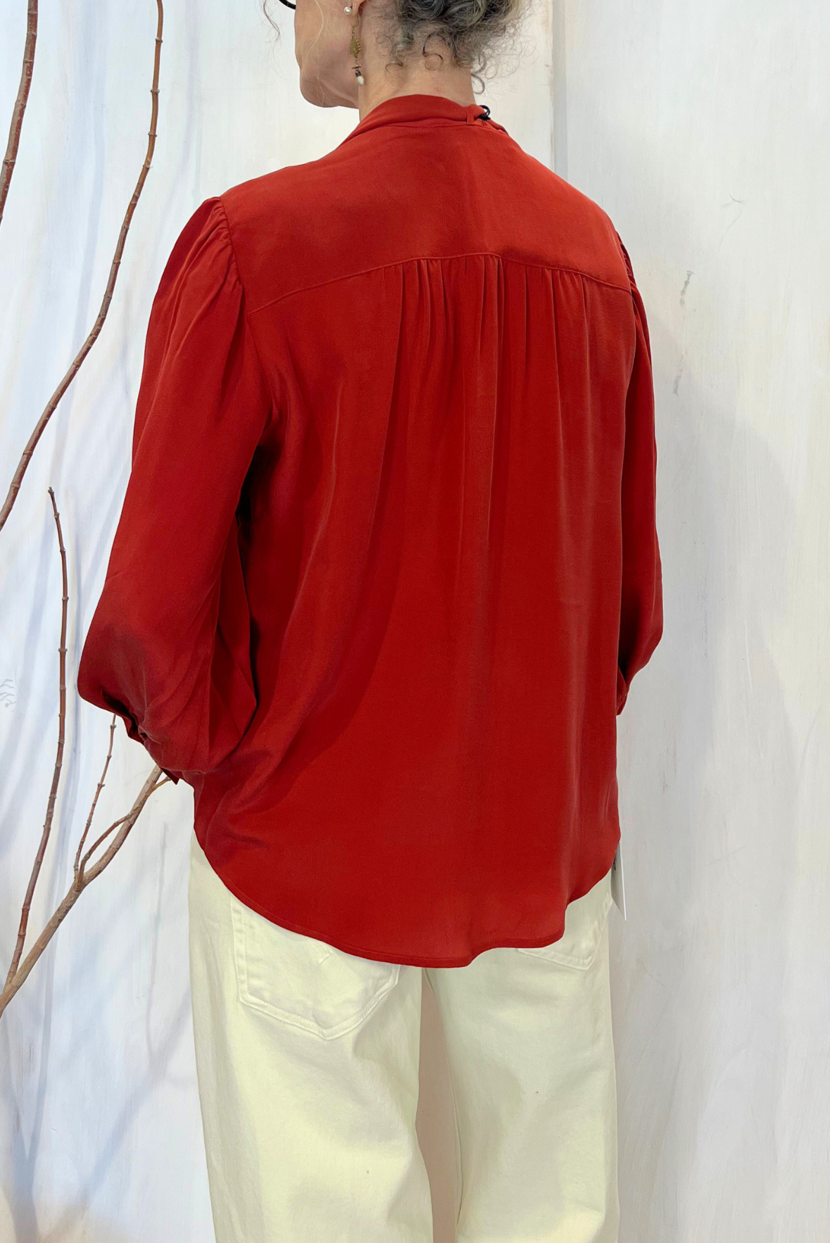 Camicia in seta con fiocco