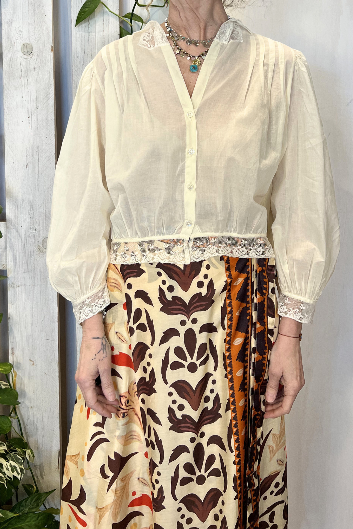 Camicia romantica con pizzo