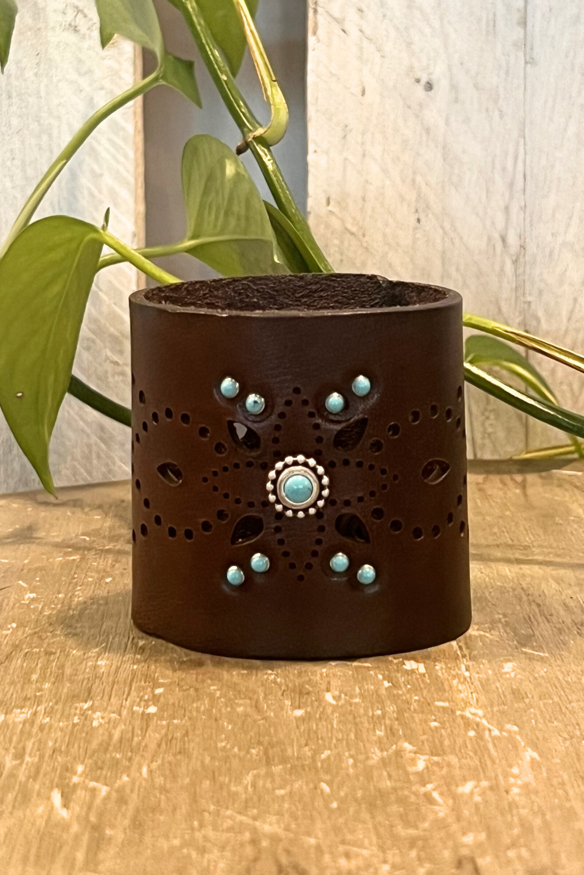 Bracciale in pelle con turchesi