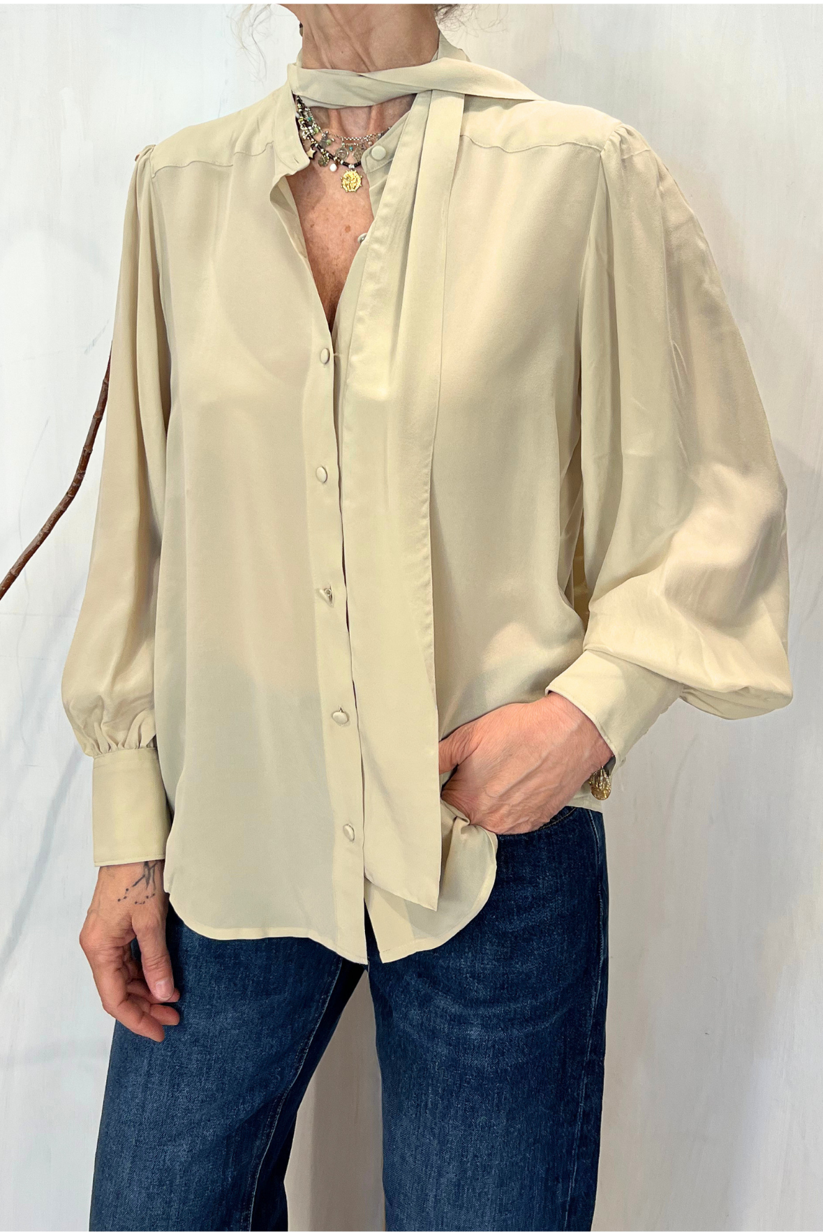 Camicia in seta con fiocco