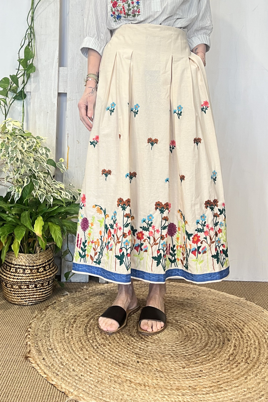 Gonna con ricami floreali