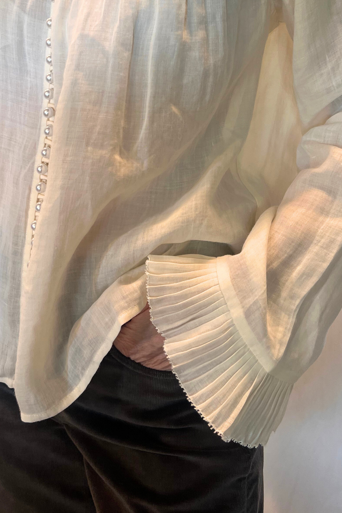 Camicia con perle e rouches