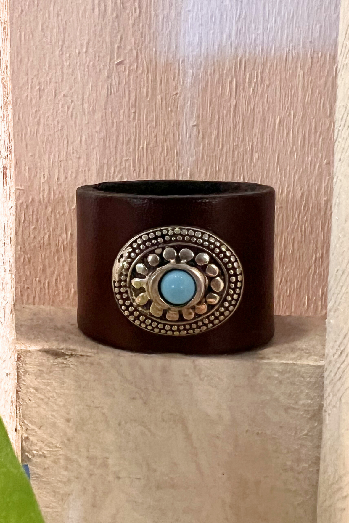 Ferma bandana in pelle