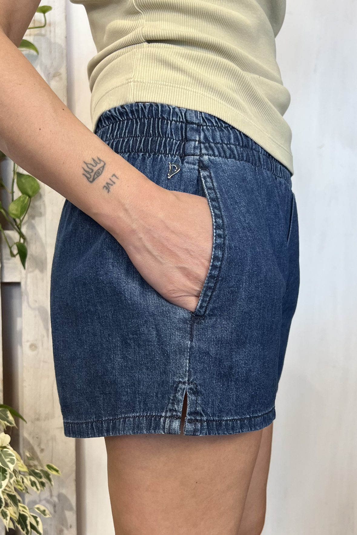 Short in denim
