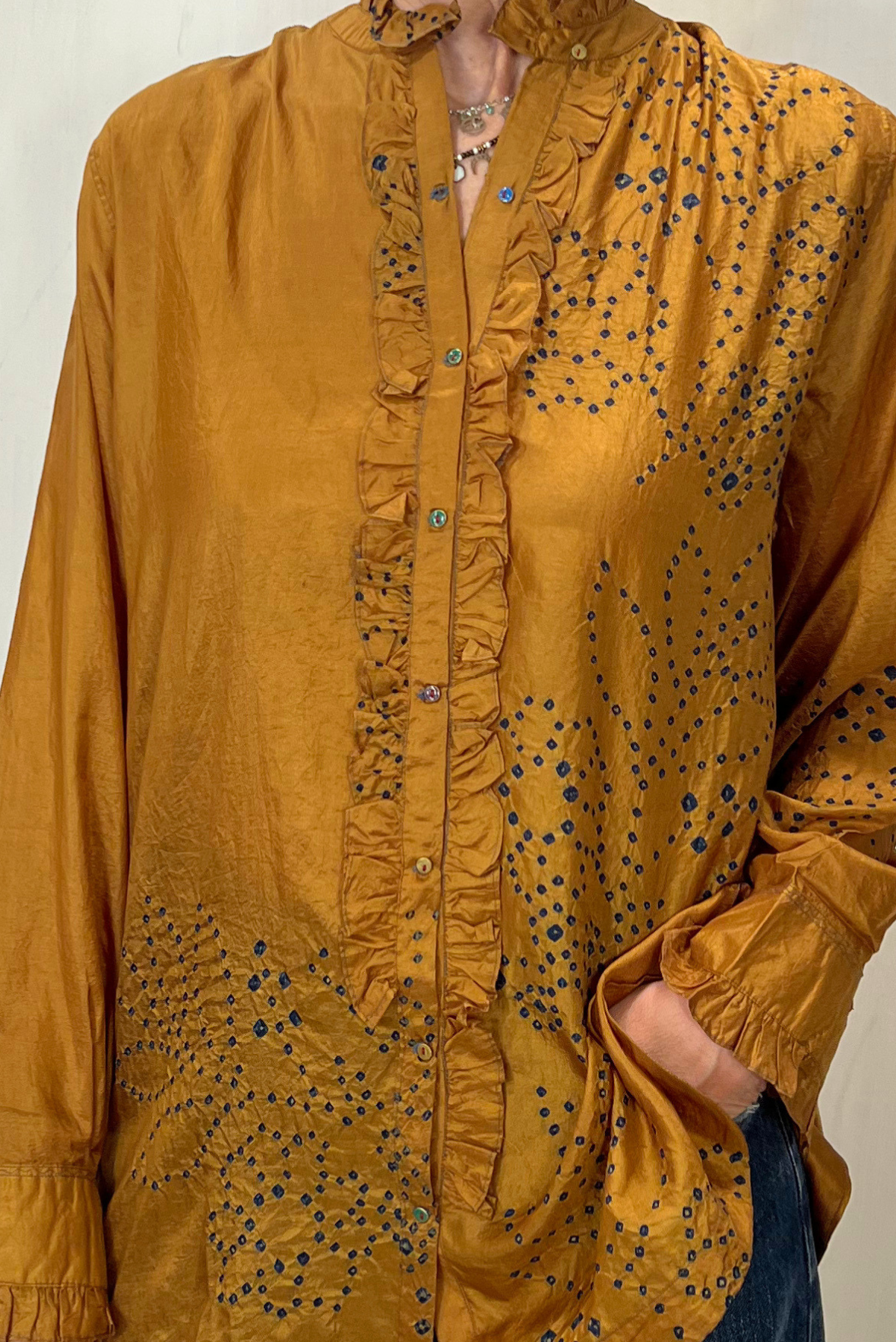 Camicia in seta con ricami