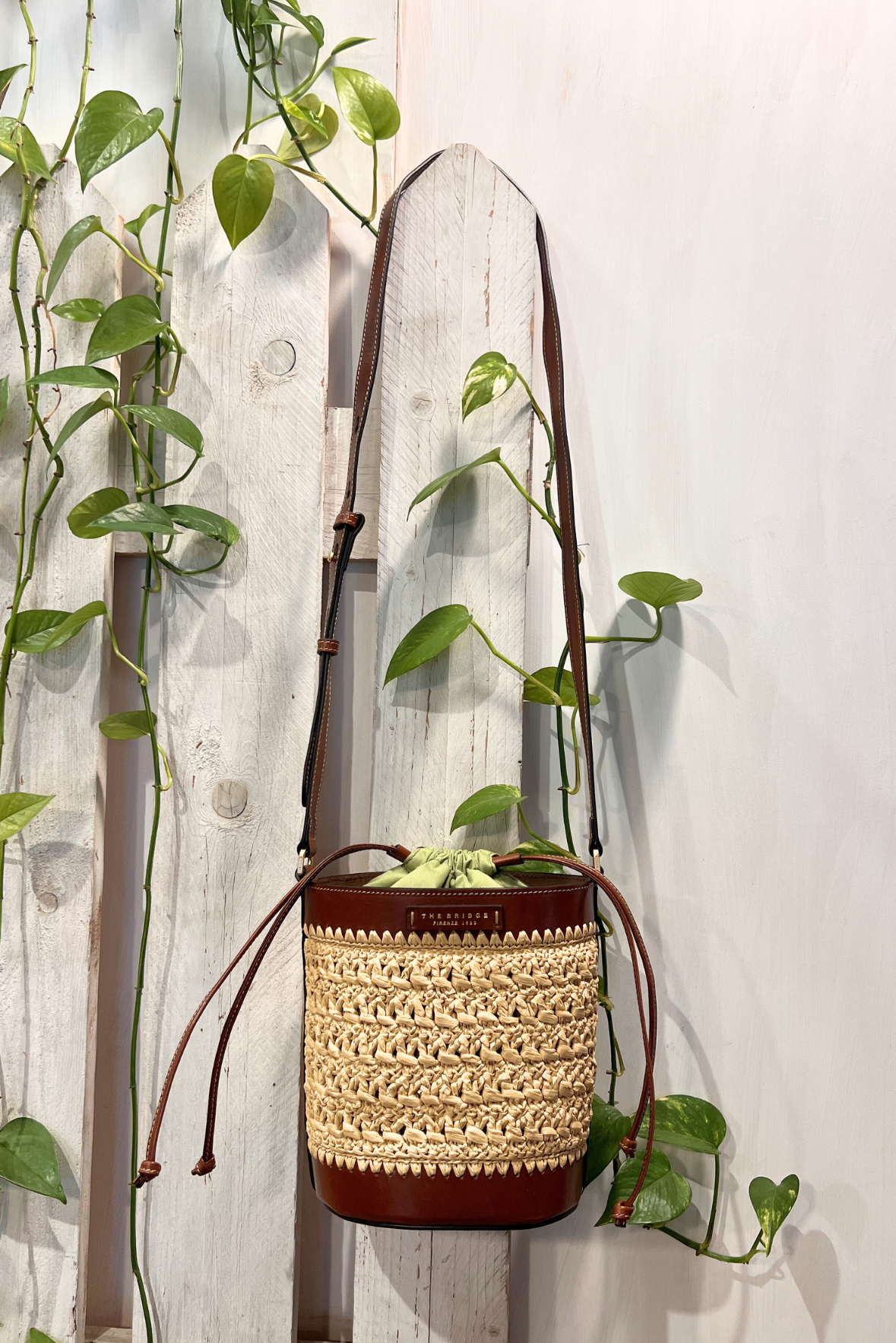 Borsa secchiello in paglia