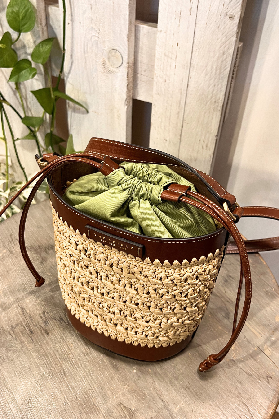 Borsa secchiello in paglia