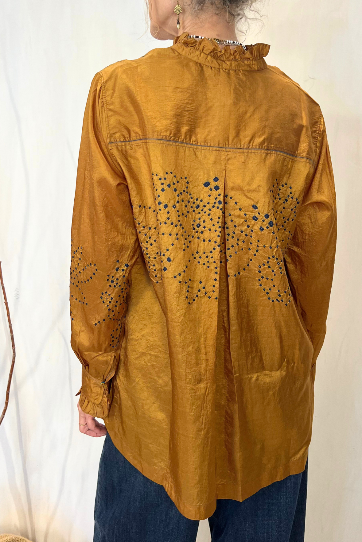 Camicia in seta con ricami
