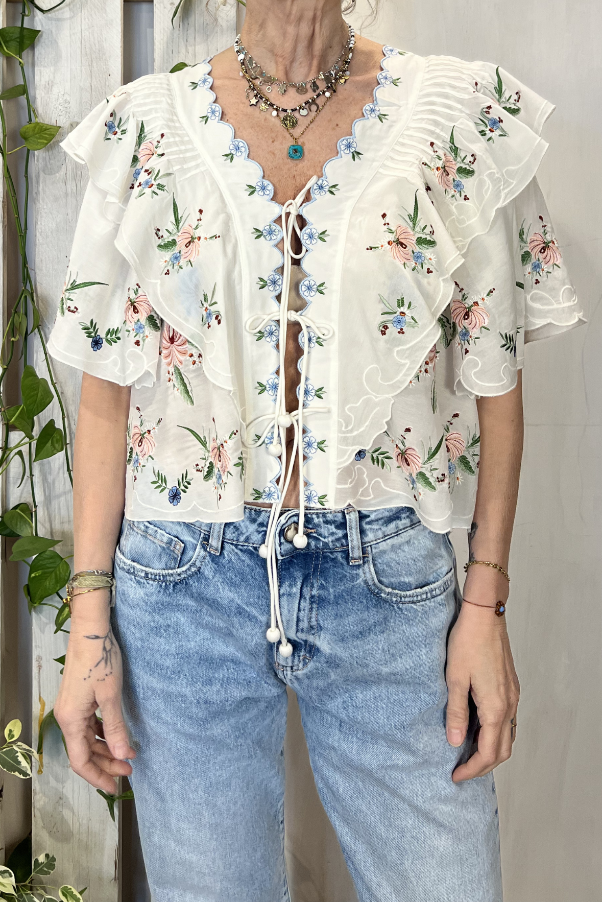 Cami ricamata con ruches