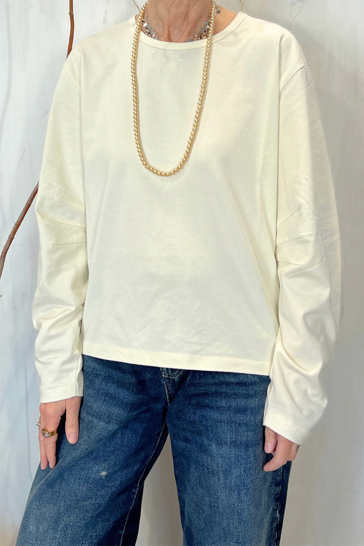 T-shirt con collana