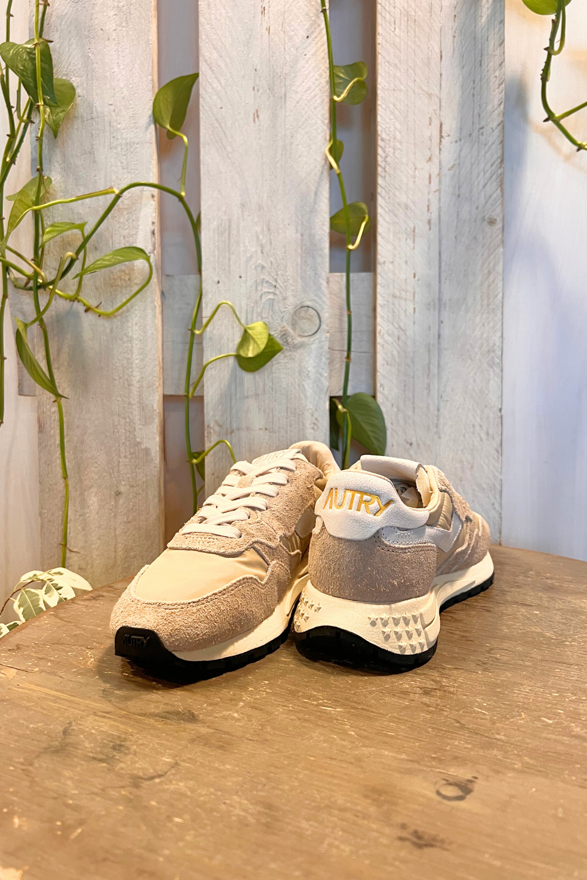 Senakers Reelwind Low