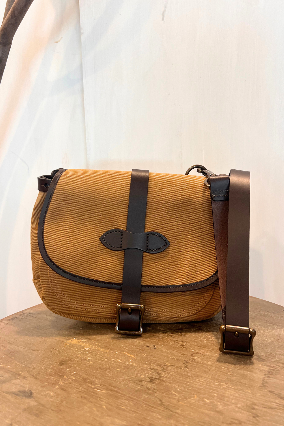 Borsa a tracolla dettagli pelle