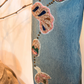 Jeans con maxi ricami e applicazioni