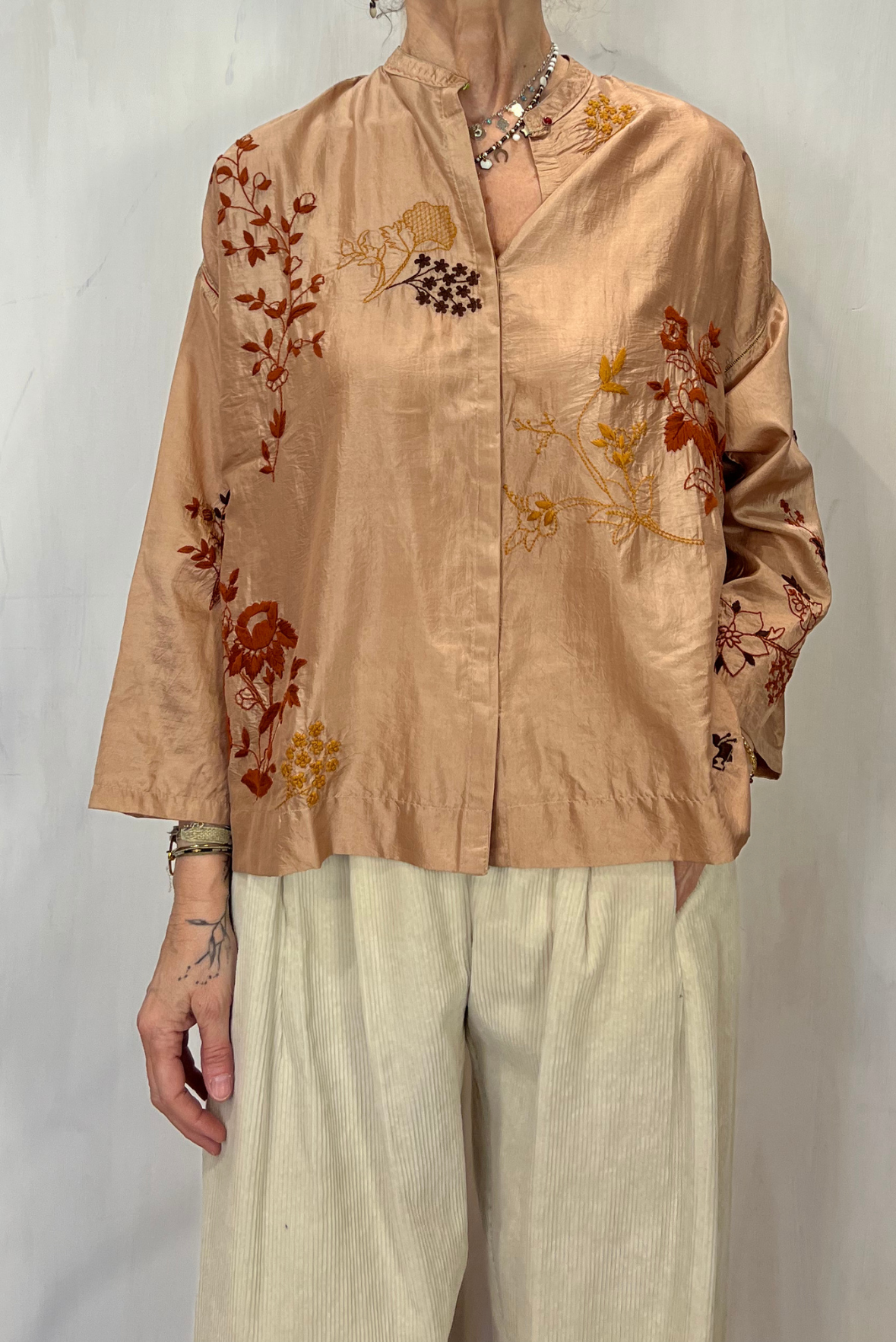 Camicia in seta con ricami
